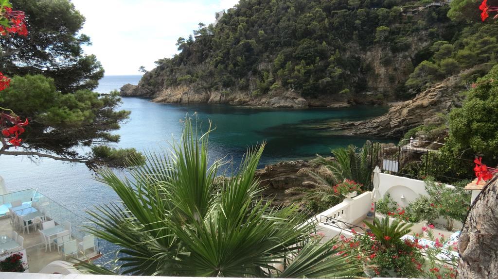 Hotel La Calanque كافالير سور مير المظهر الخارجي الصورة